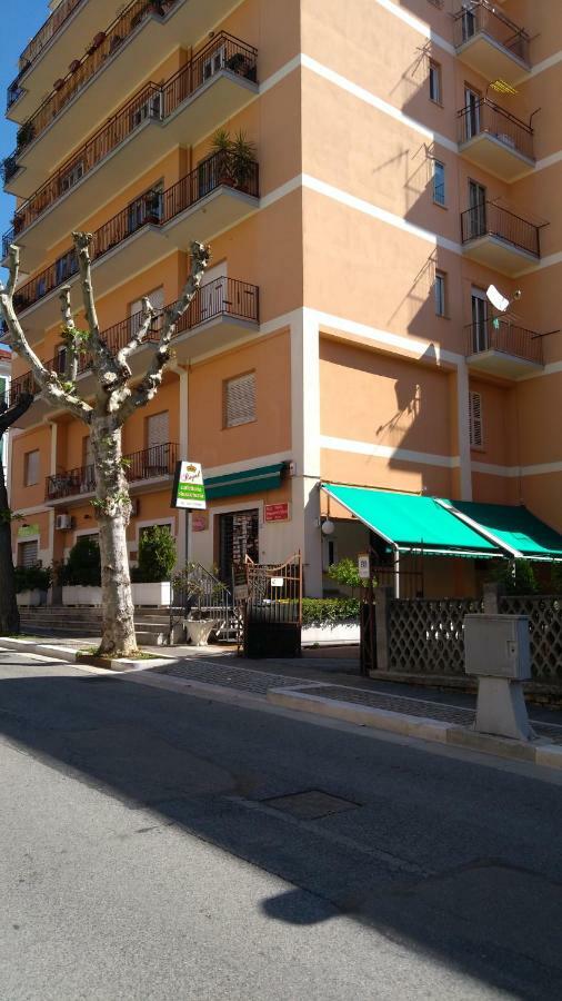 Il Viale Bed & Breakfast Киети Екстериор снимка